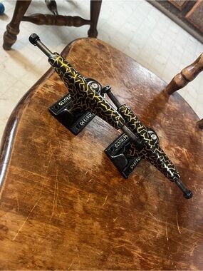 90’s Destructo custom Black & Gold Skateboard Trucks